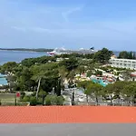 Dinka Апартаменты Хвар