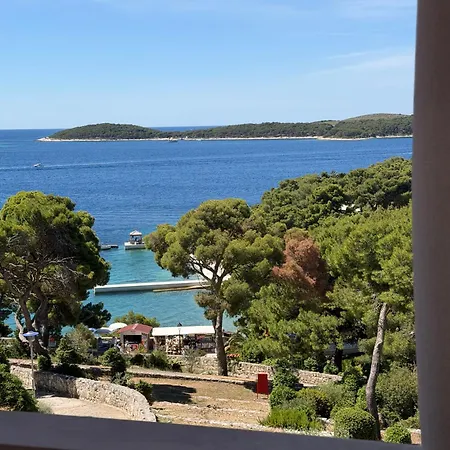Dinka * Hvar Town