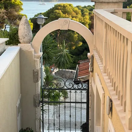 Dinka Apartman Hvar Town