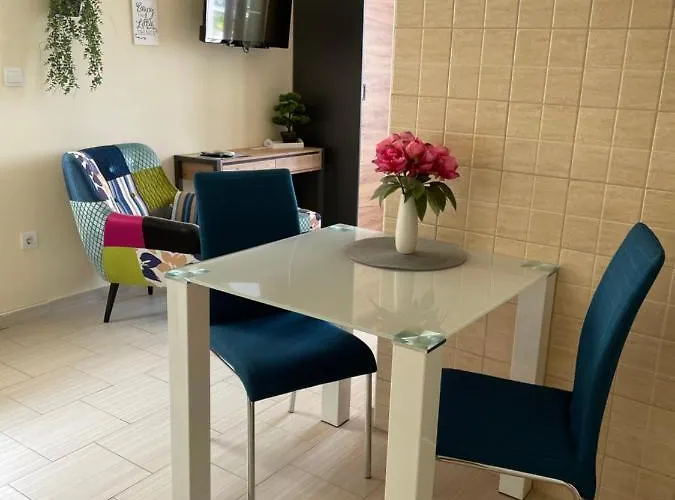 Dinka * フヴァル