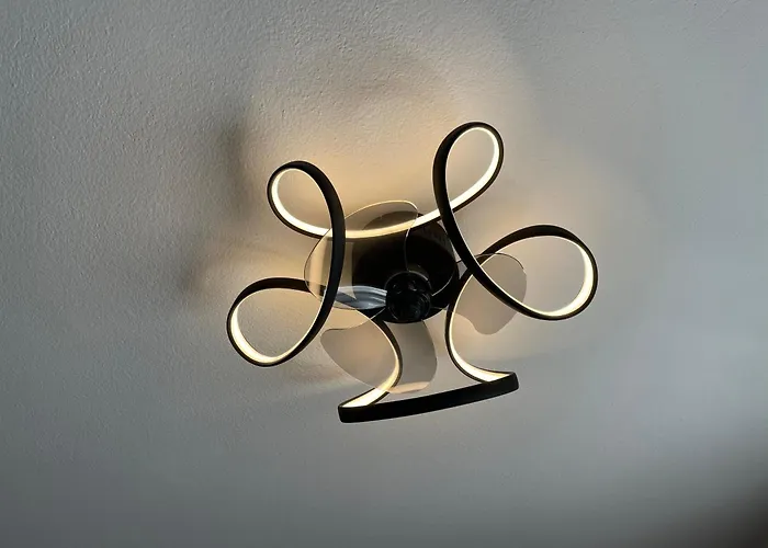 Dinka * フヴァル